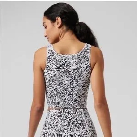 Athleta Shanti Square Neck Crop Tank Top Women S - Picture 2 of 12